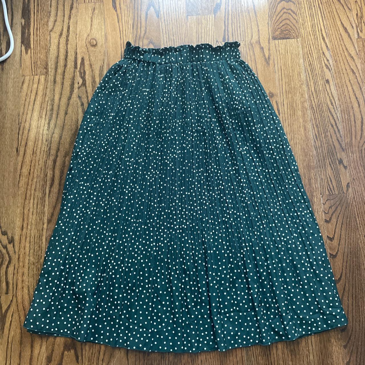 Green midi polka dot skirt with mini pleats and... - Depop