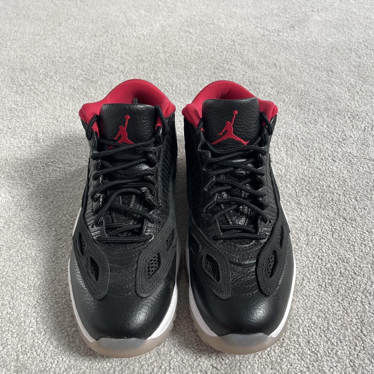 jordan 11 retro low size 9