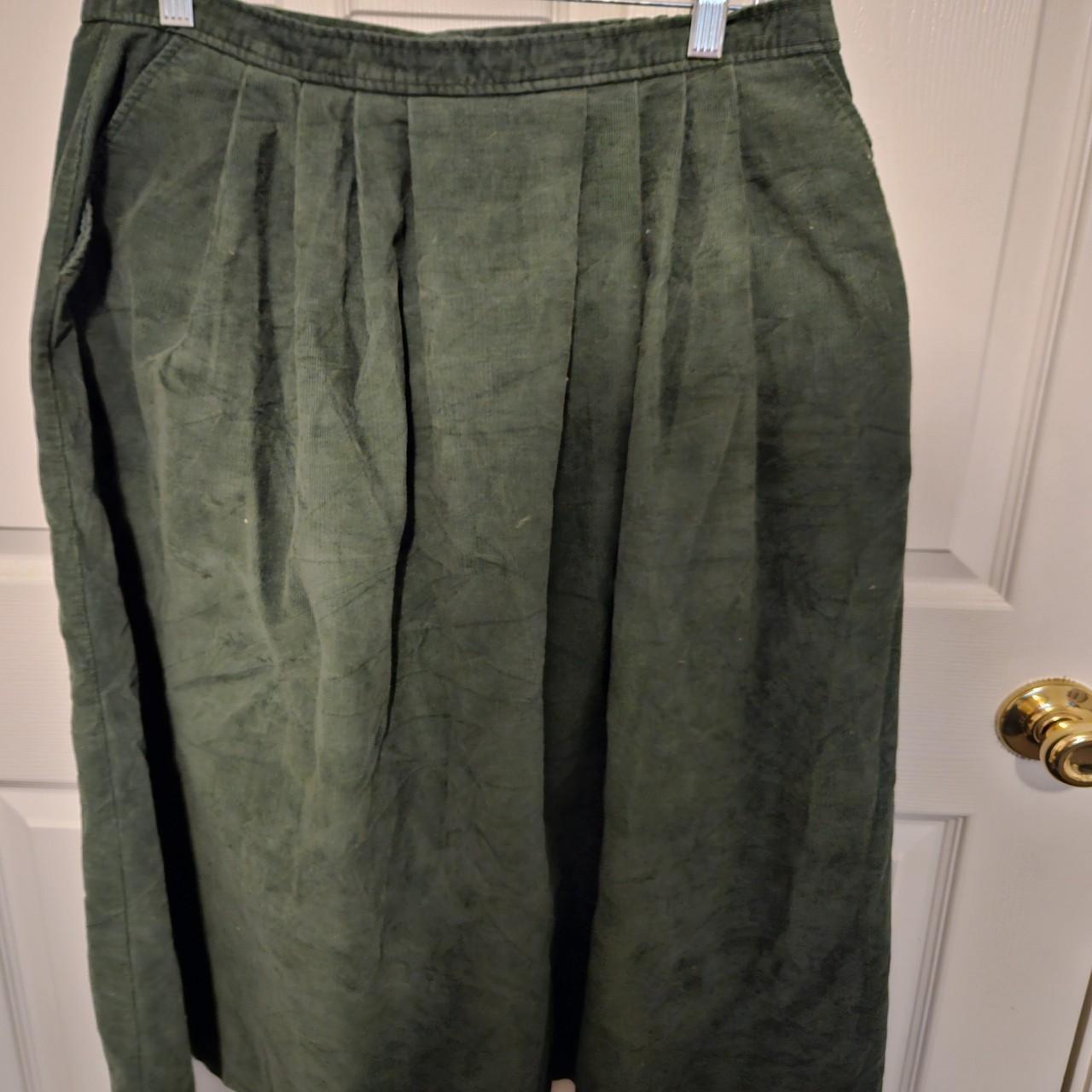 🌱 green corduroy maxi skirt 🌱 ️ size 16 waist... - Depop