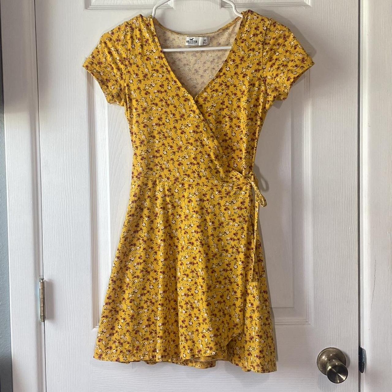 Hollister best sale yellow dress