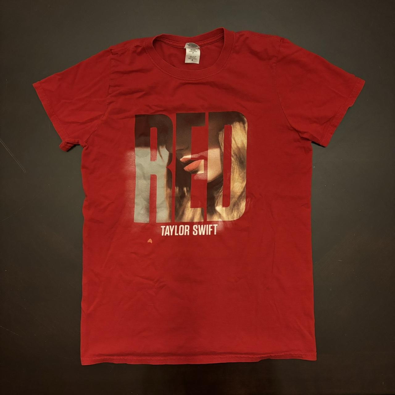 テイラー スイフト TAYLOR SWIFT RED T-shirt Red (Taylor's Version) Shop – Taylor Swift Official Store