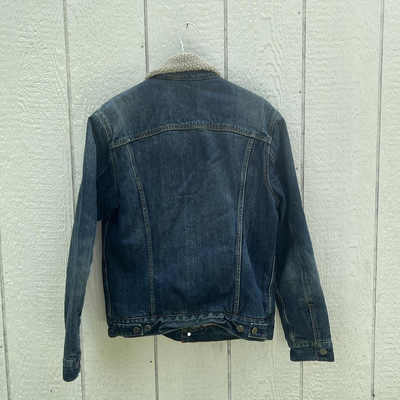 Levi's Sherpa Lined Denim Jacket Size... - Depop