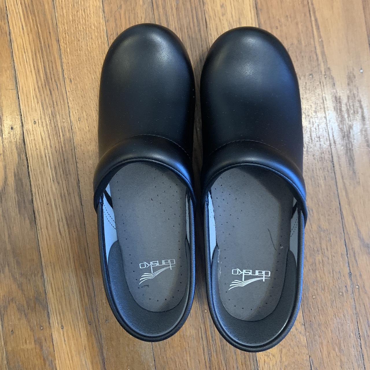 black shiny dansko clogs