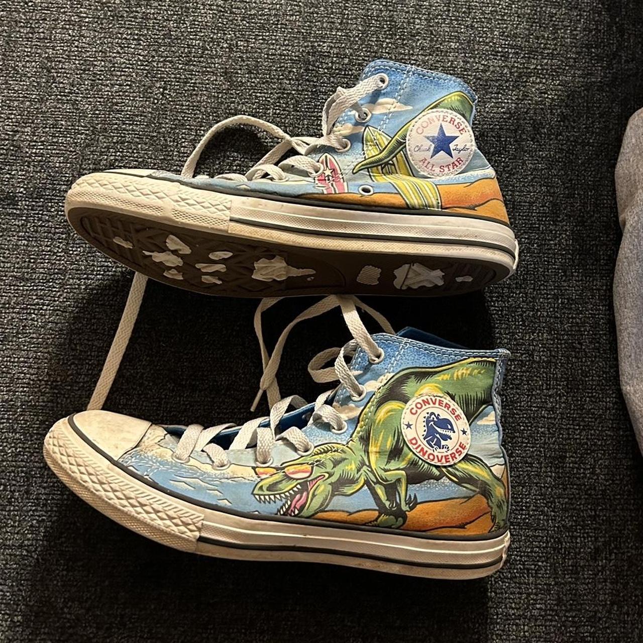 dinosaur converse size 5