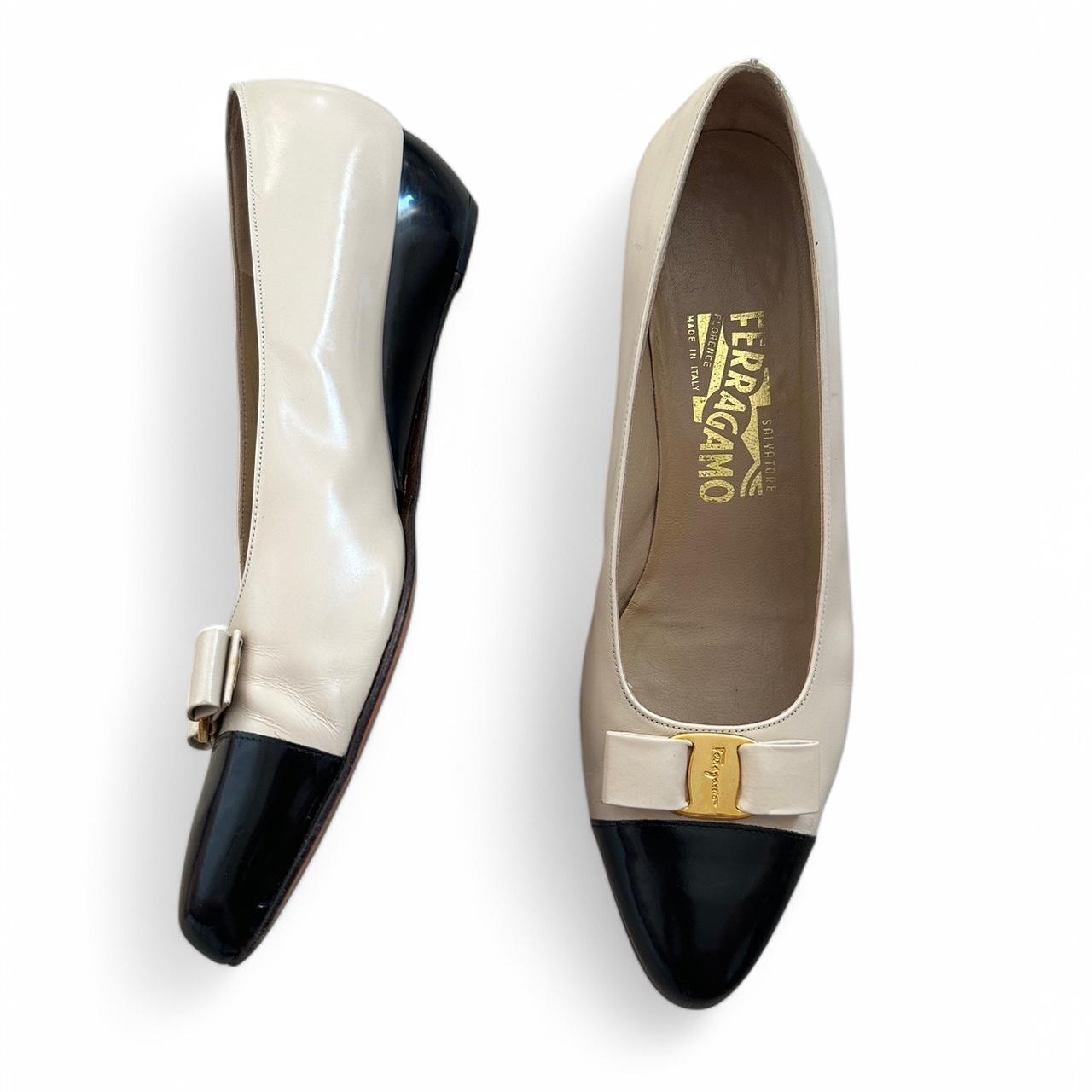 Salvatore Ferragamo ビキニ I 42 / US 8 Salvatore Ferragamo Women's Ballet shoes - Cream/Black - US