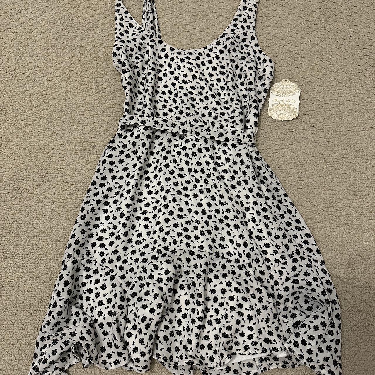 Black and white floral altar’d state dress NWT - Depop