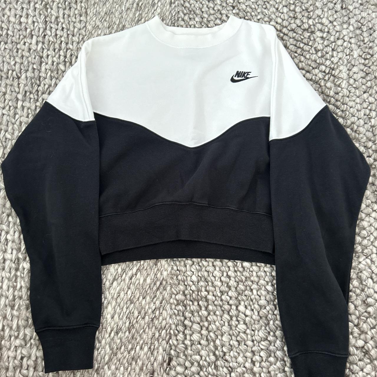 Nike black outlet and white jumper