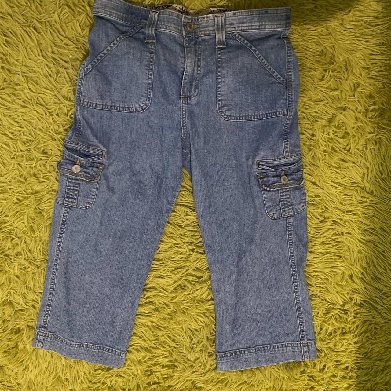 Cute Lee denim capris Size 6 medium Send offers! - Depop