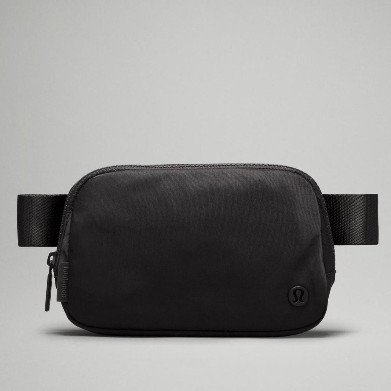 Lululemon Everywhere hotsell Belt Bag BLACK NWT