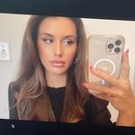 hollybez's profile picture
