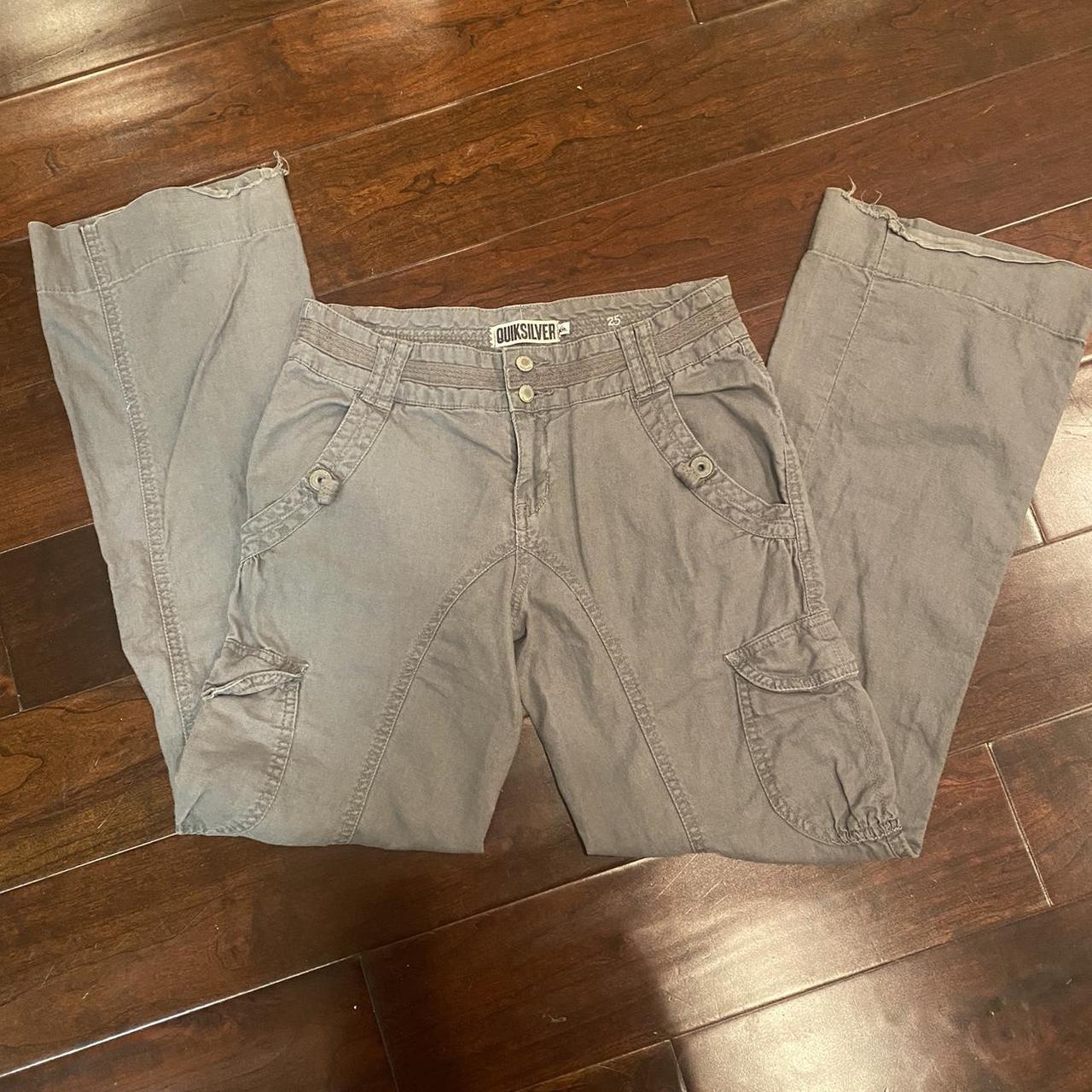 Quicksilver grey cargo pants size 25 - Depop