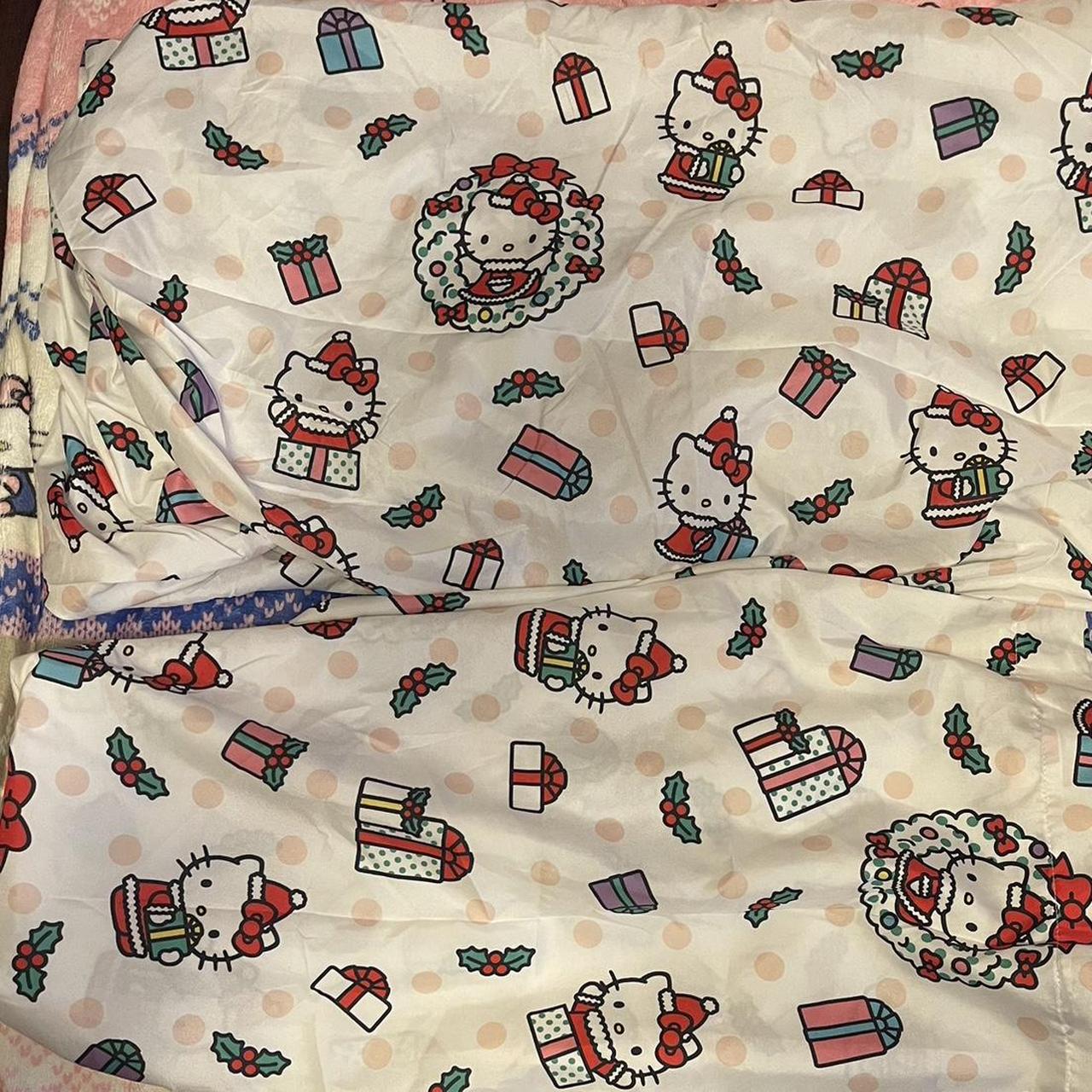 Hello Kitty Christmas TWIN-SIZED FITTED & FLAT SHEET... - Depop