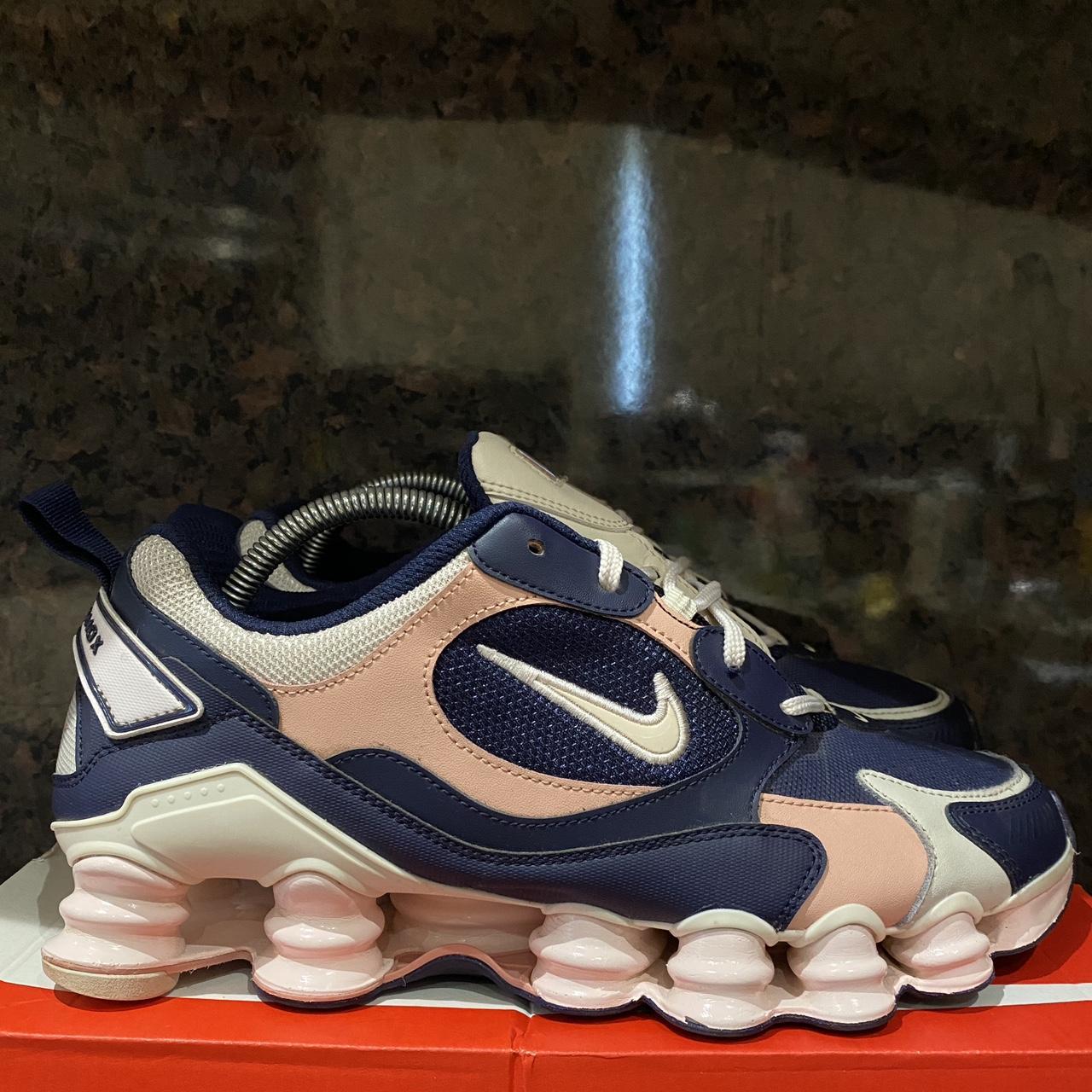 nike shox nova pink
