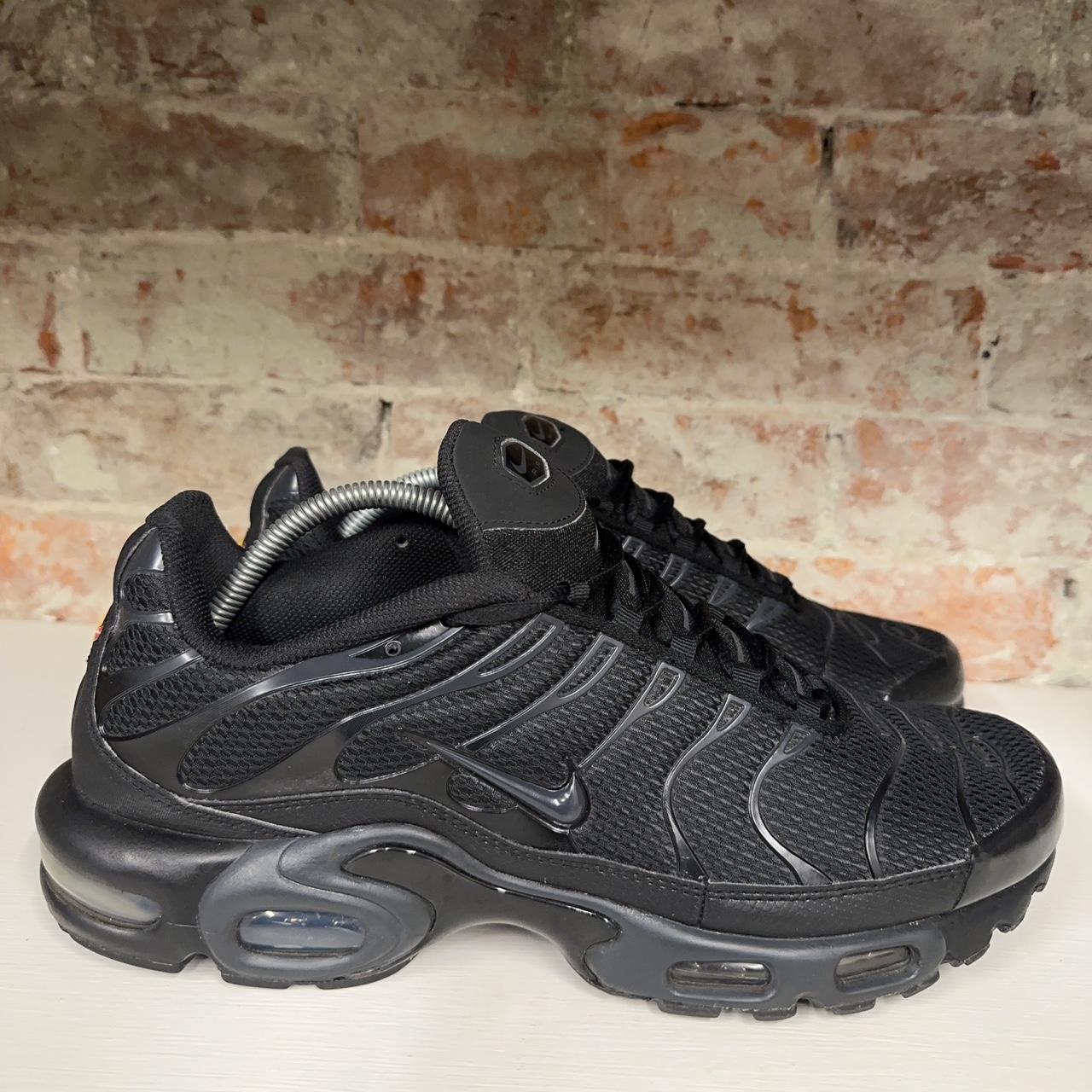 triple navy tns
