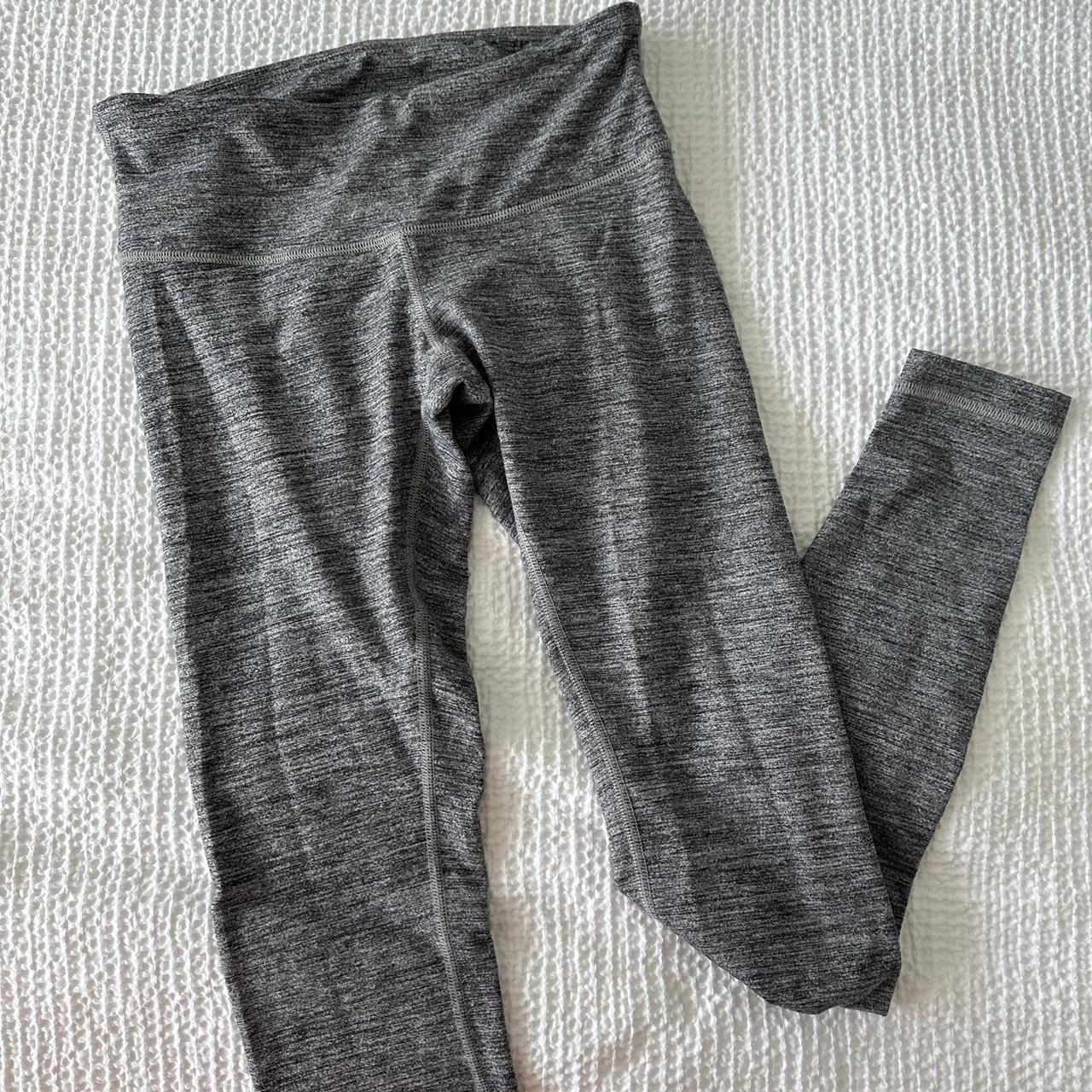 Lululemon cargo leggings gray women's size 4 EUC - Depop