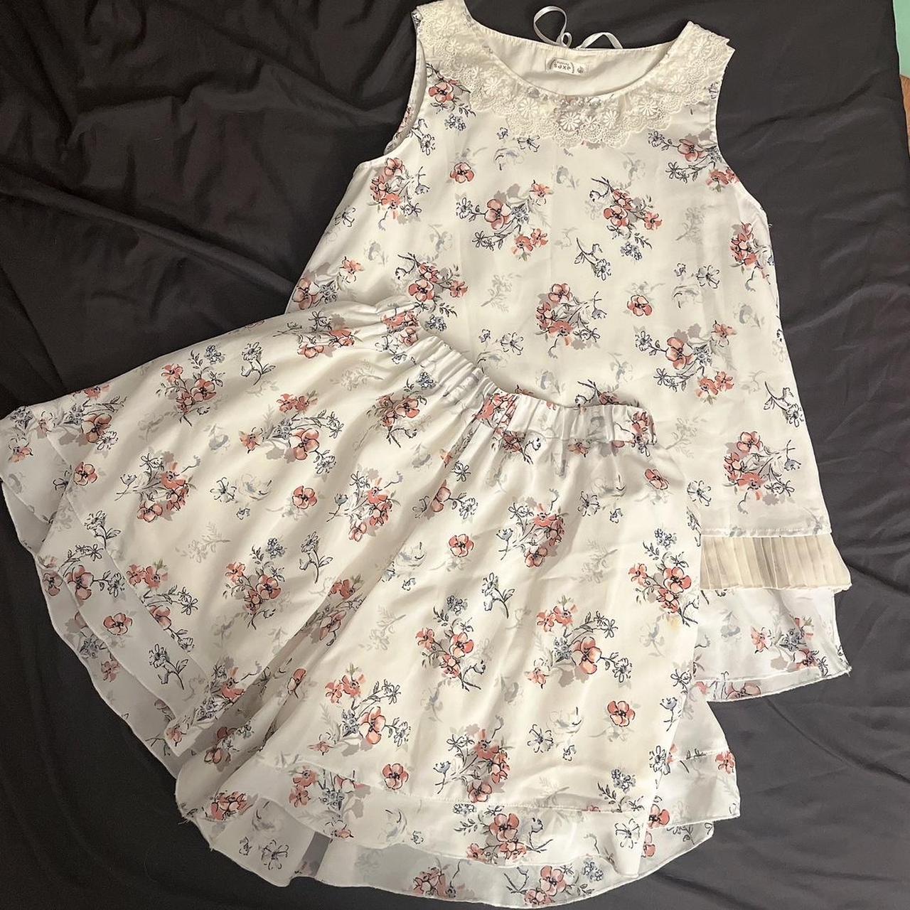 White floral print Axes Femme set Size Medium Flat... - Depop