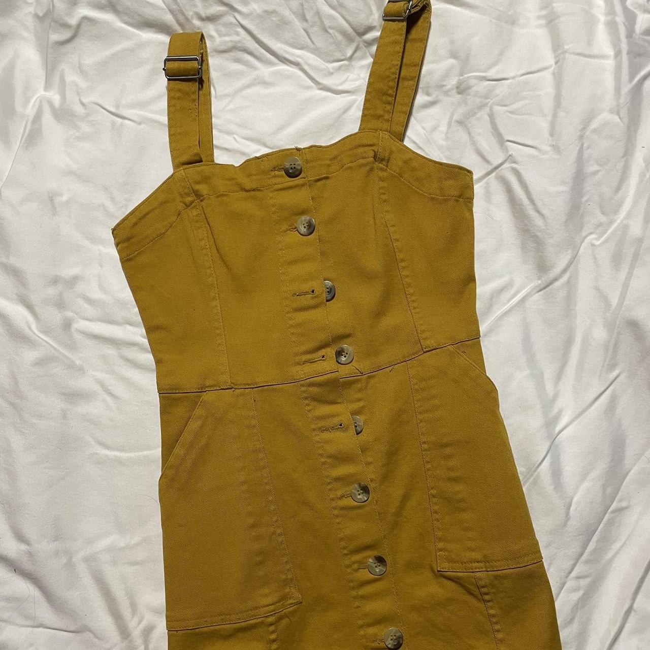 Little yellow outlet button clothing