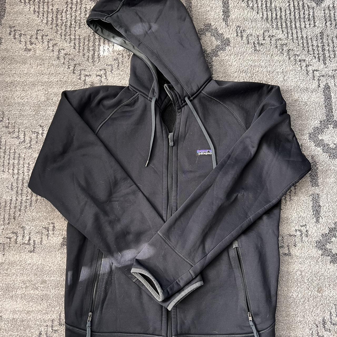 Men’s Patagonia zip up fleece hoodie. Runs true to... Depop
