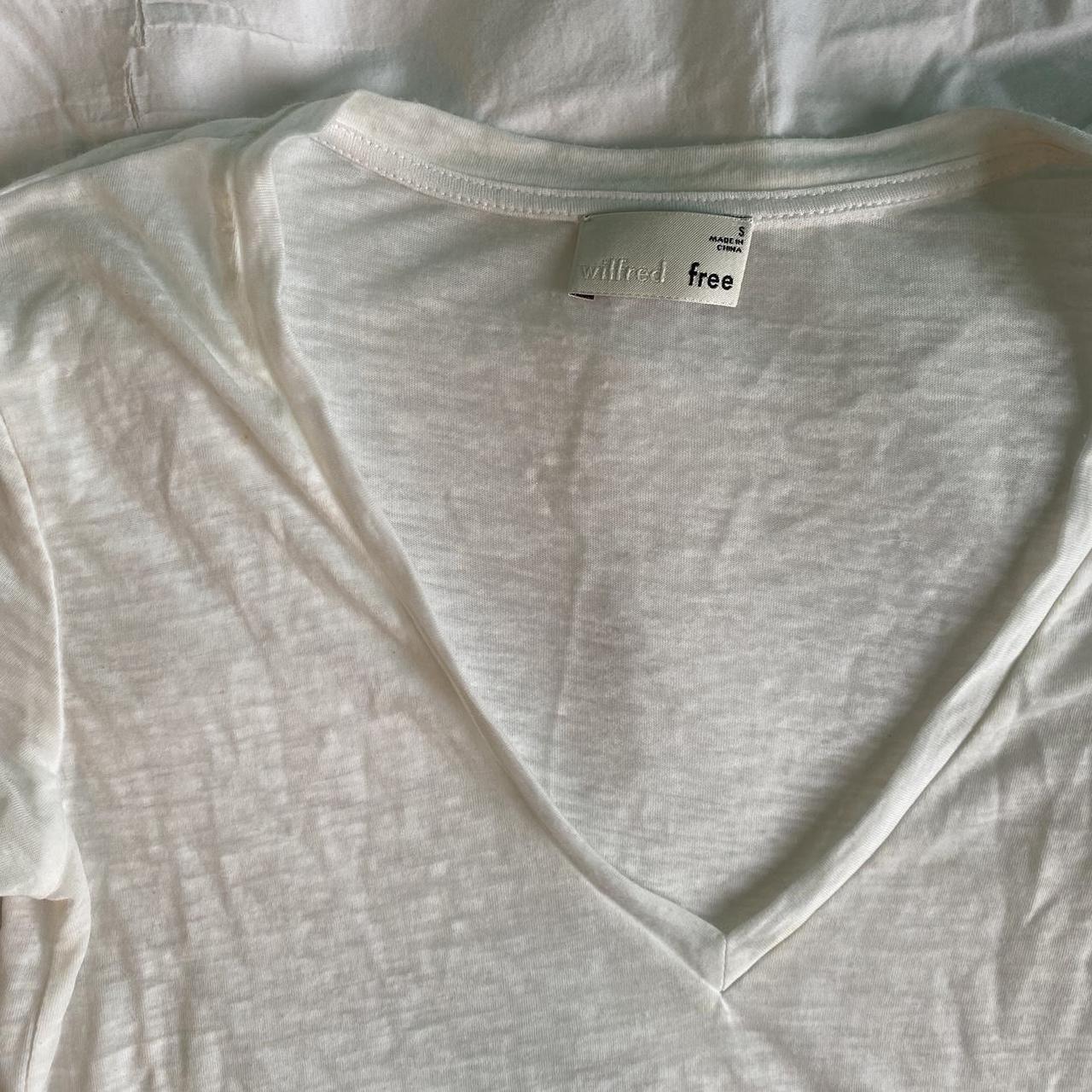 amazing thin v neck tshirt from aritzia 🗣️MASSIVE... - Depop