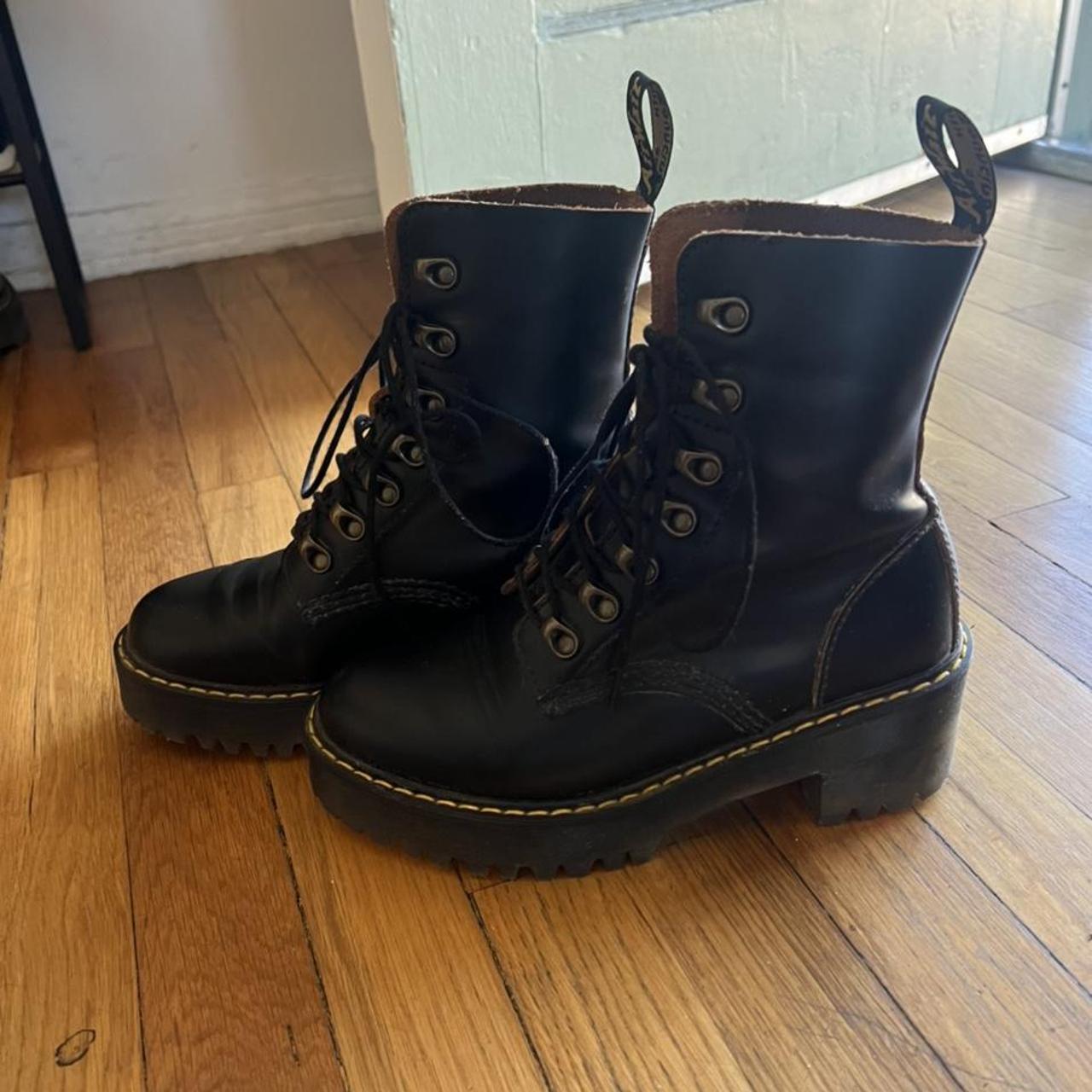 dr martens leona lace up