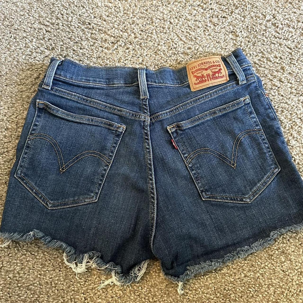 item listed by katherinegooding