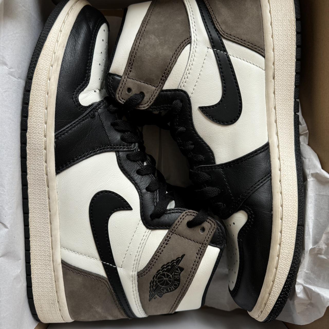 Air Jordan 1 retro cheapest high OG black/dark mocha size 8.5