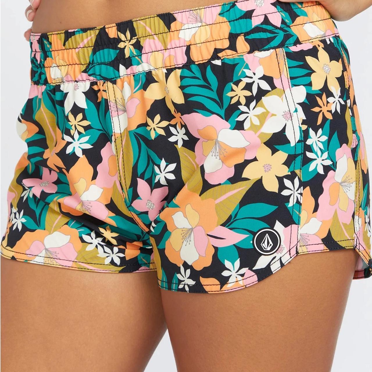 Volcom Women's Shorts - Multi - XXL – Volcom mult… - image 1