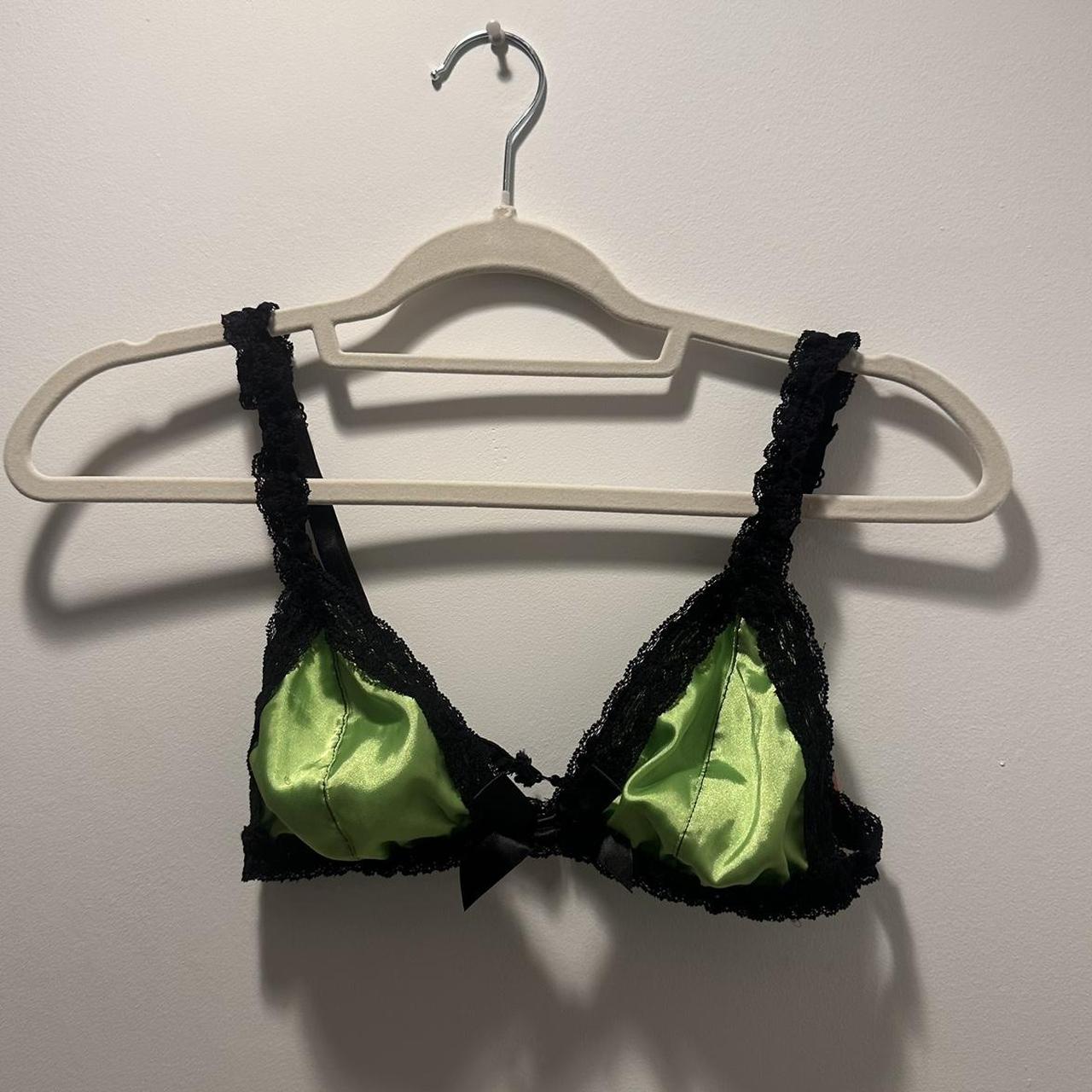 Metallic jungle green stretchy unlined bra This - Depop