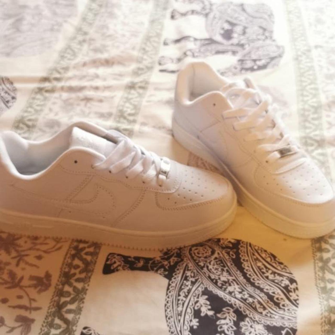size 8 air force ones white