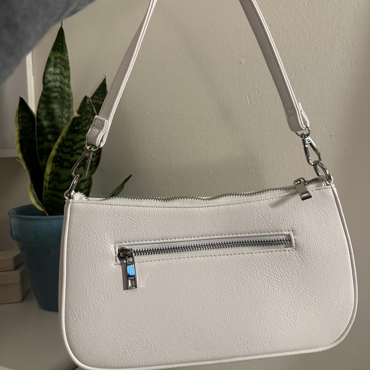 Minimalist shoulder clearance bag