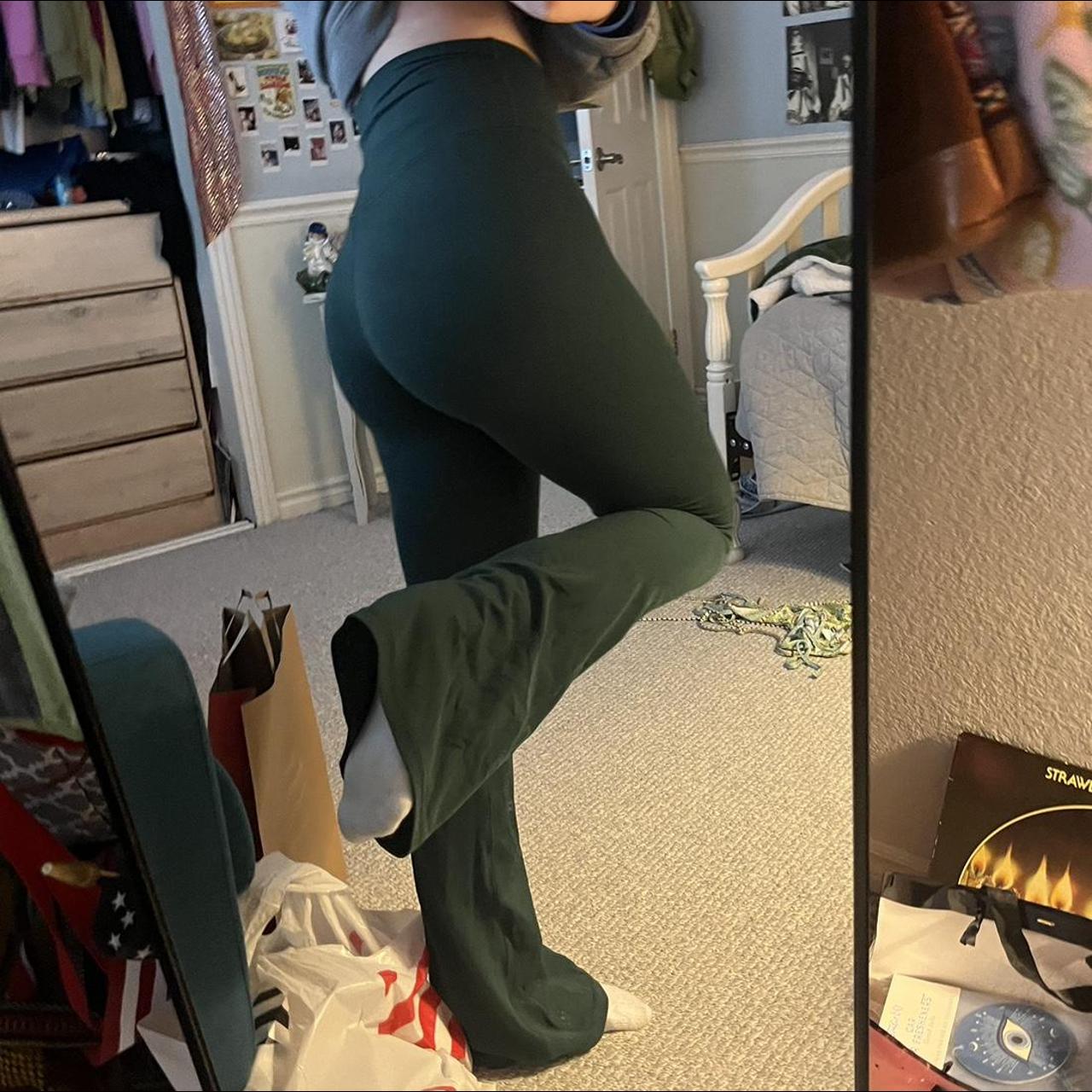 Aerie Women's Green Leggings Depop