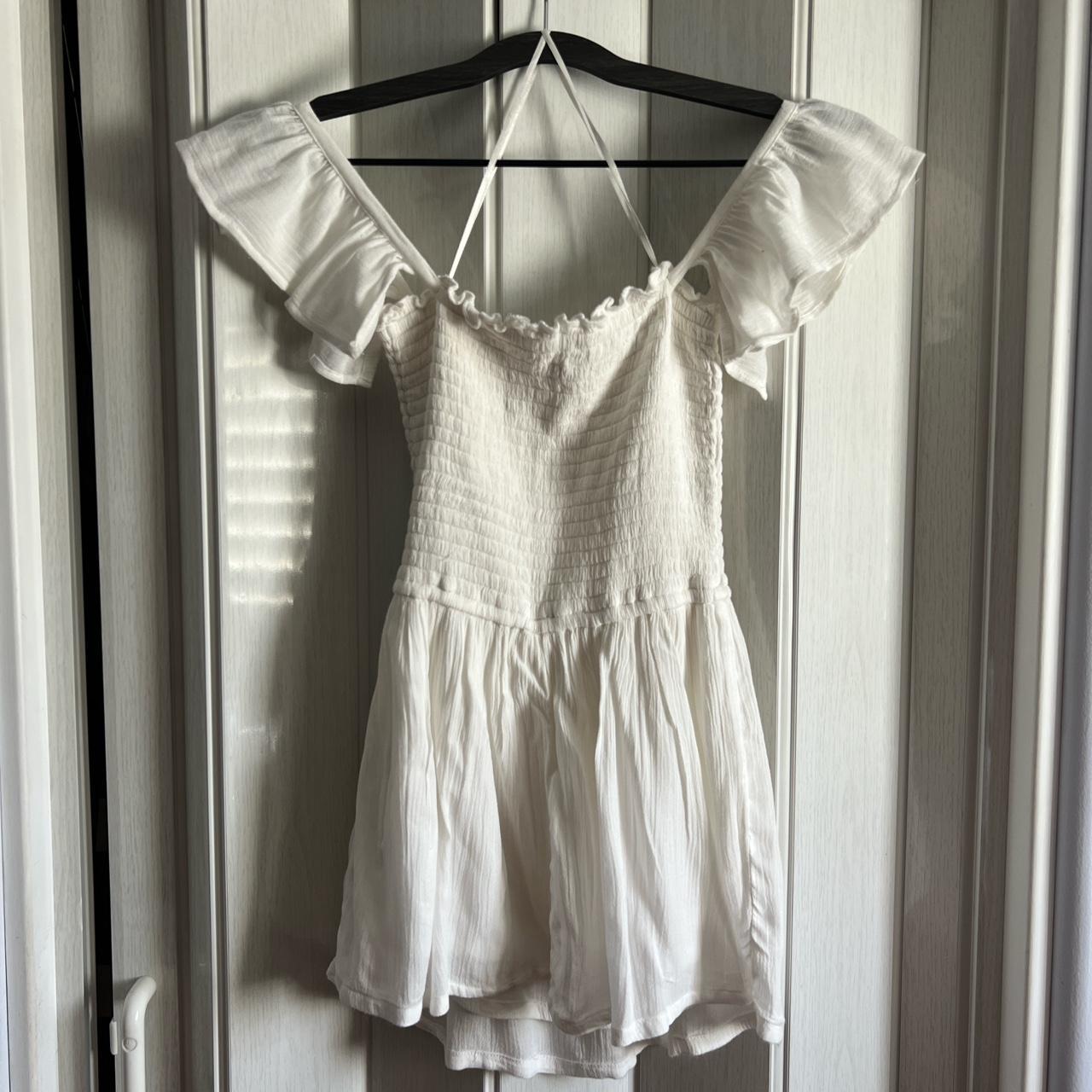 “HOLLISTER” BLOUSE -NWOT, WHITE BLOUSE W/ - -Size-S... - Depop