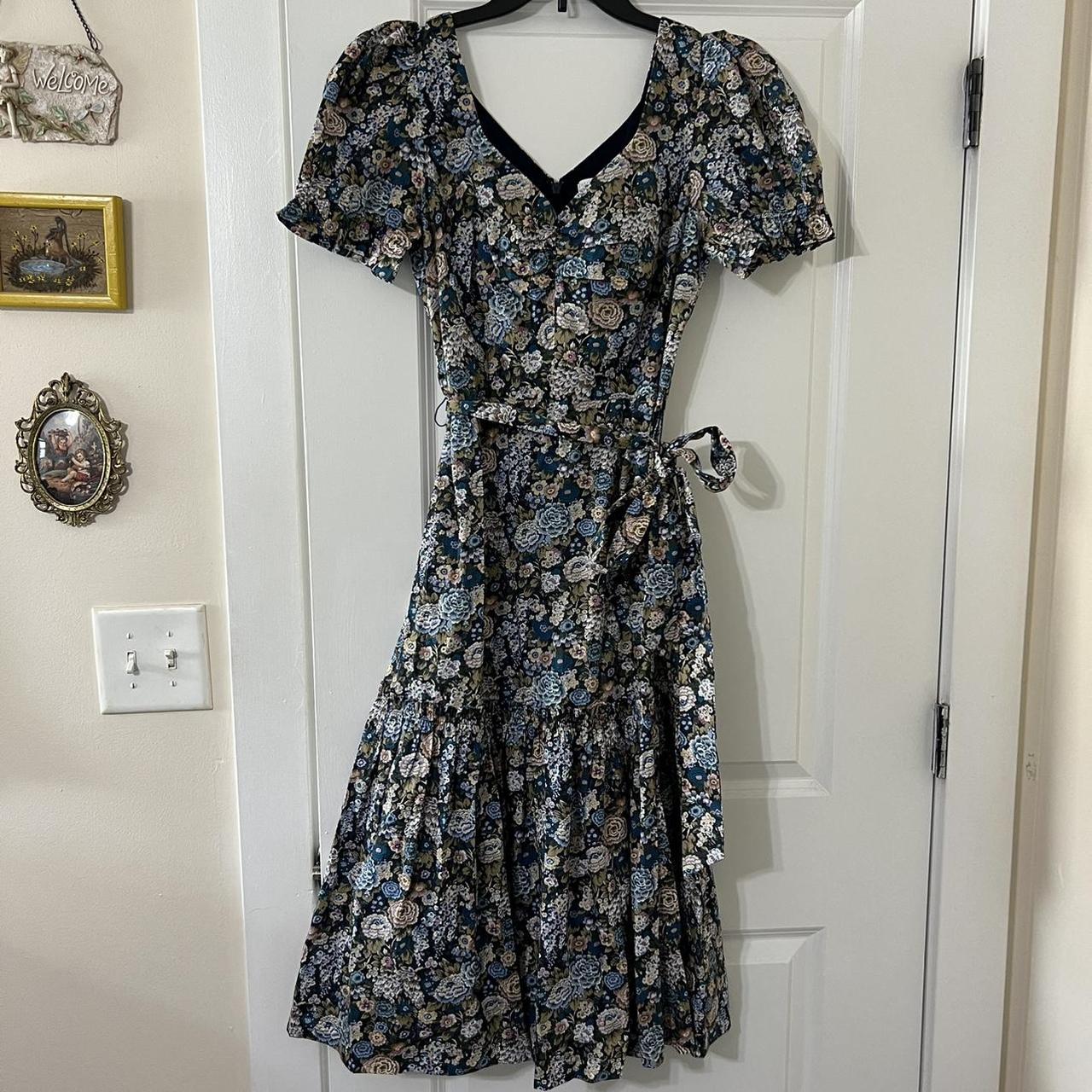 antonio melani floral print dress! I love this dress... - Depop