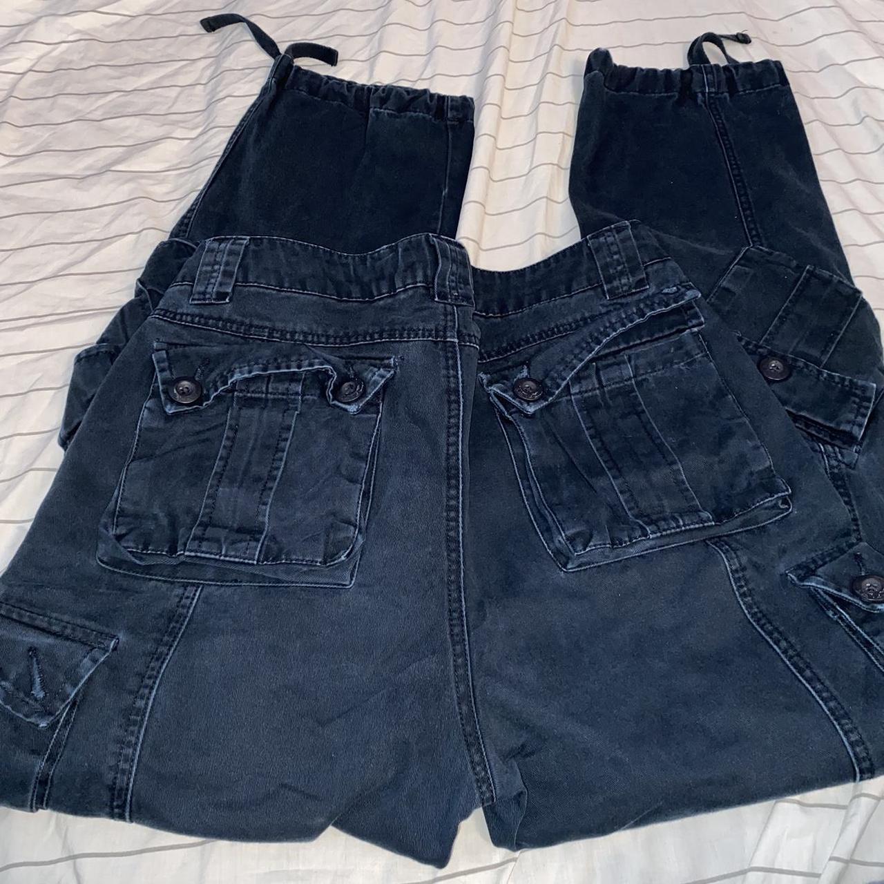 baggy matchstick cargo pants! really cool pants... Depop