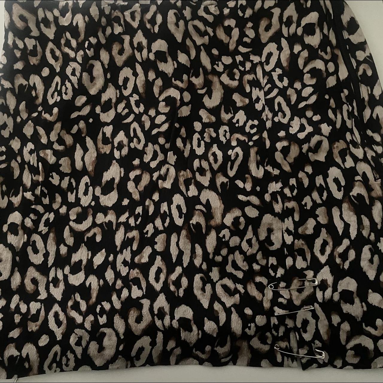 H&M Women's Black and Tan Skirt | Depop