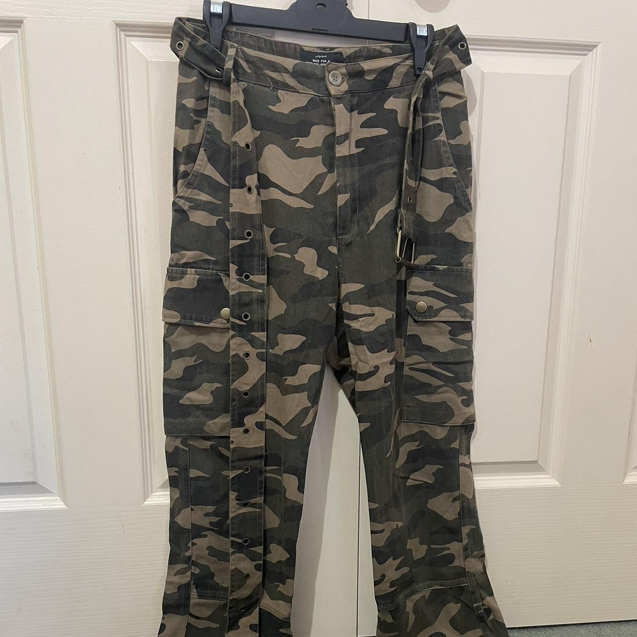Green camo print pants with belt from Factorie Size... - Depop