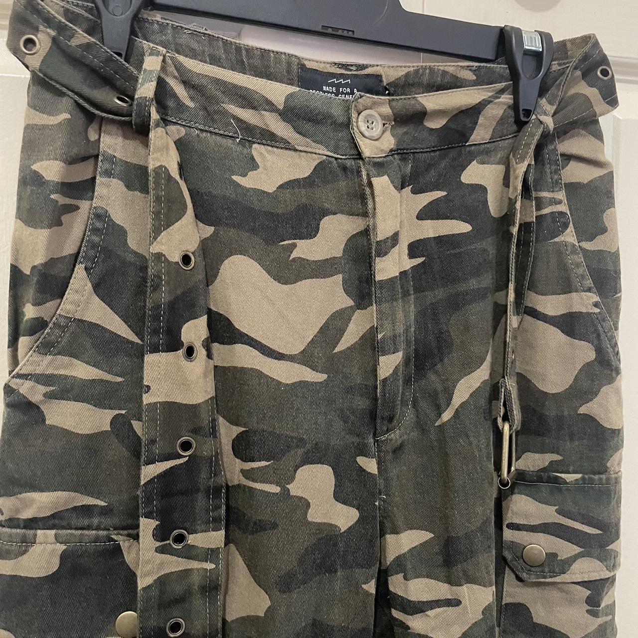 Green camo print pants with belt from Factorie Size... - Depop