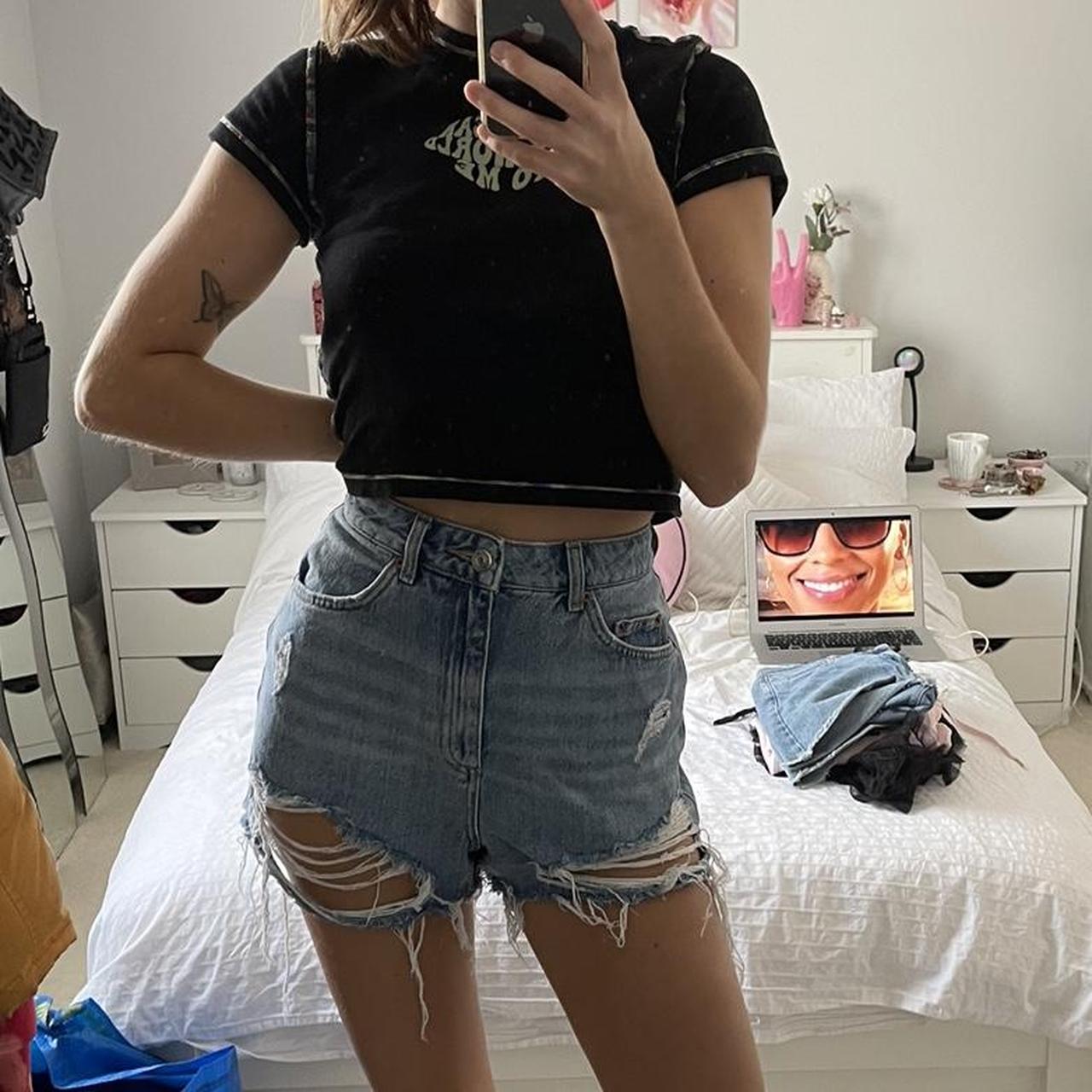 Black denim shorts tumblr best sale