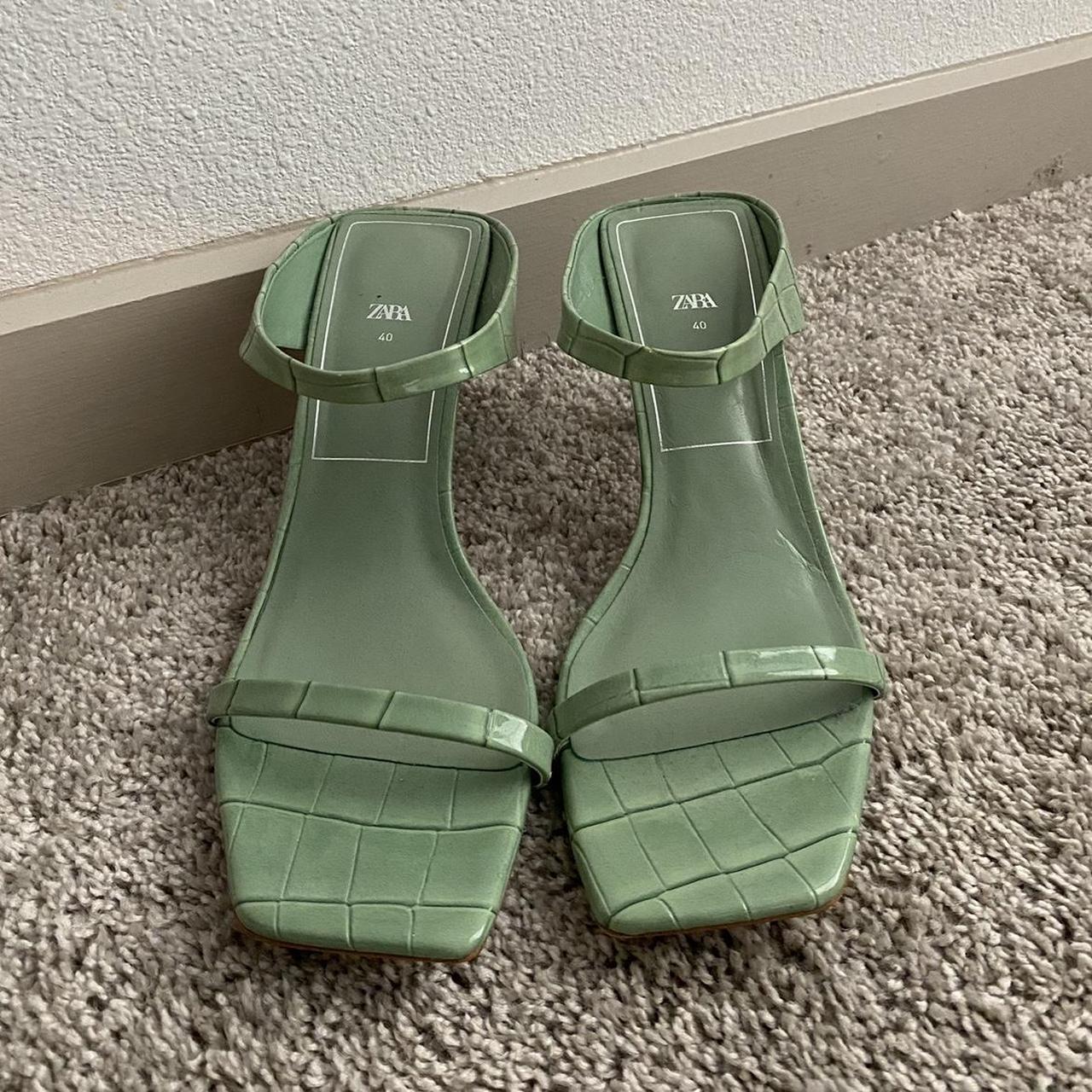 Zara Women's Green Sandals Depop