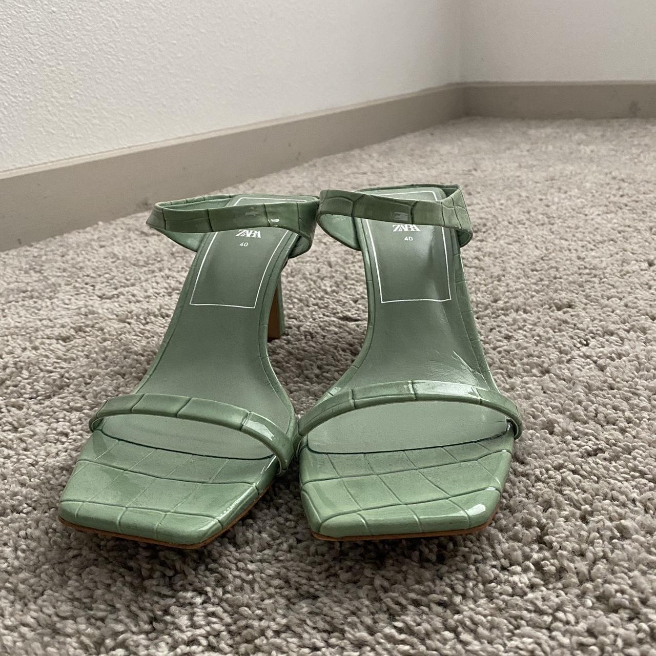 Zara Women's Green Sandals Depop