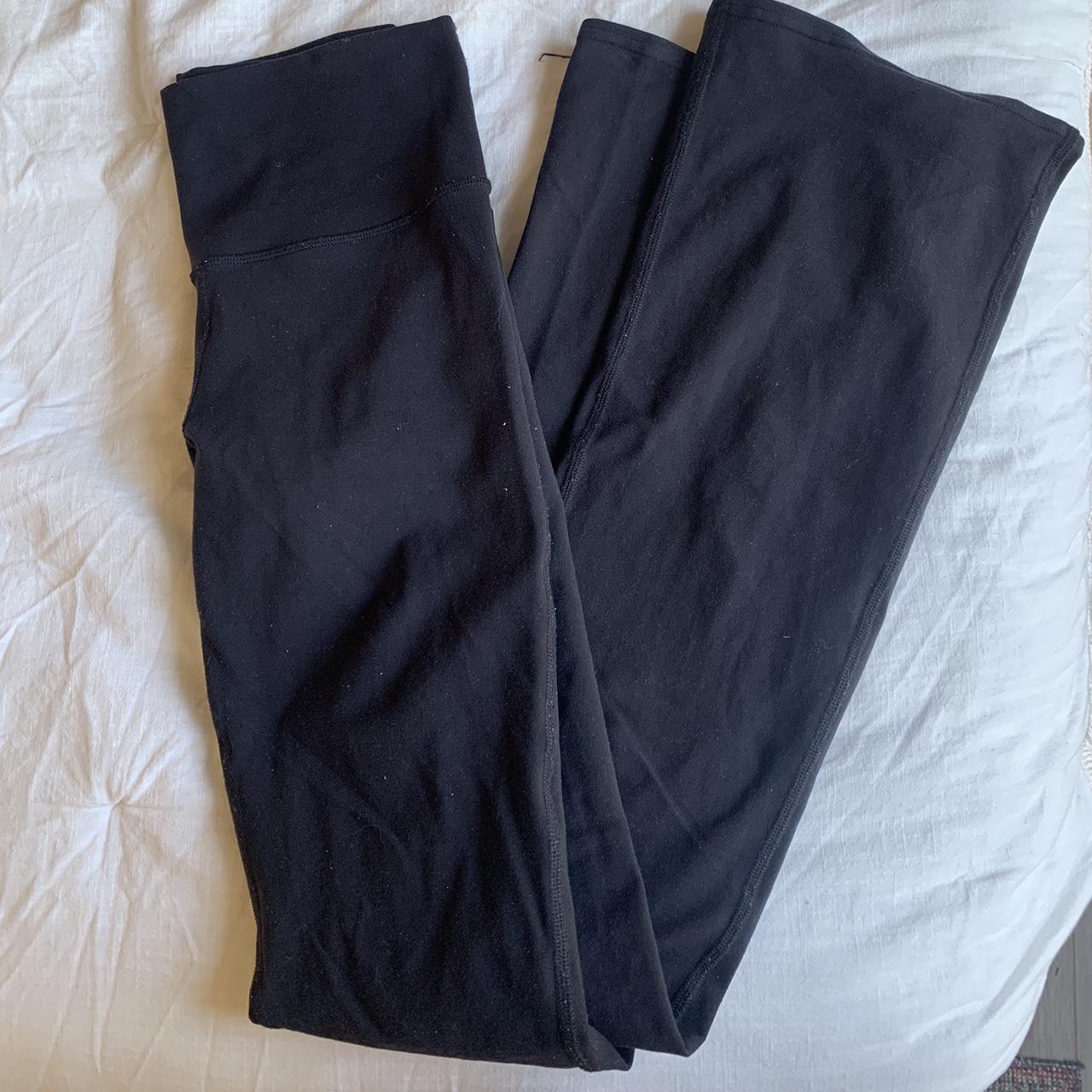 Alo yoga pants Only worn a couple times just too... - Depop