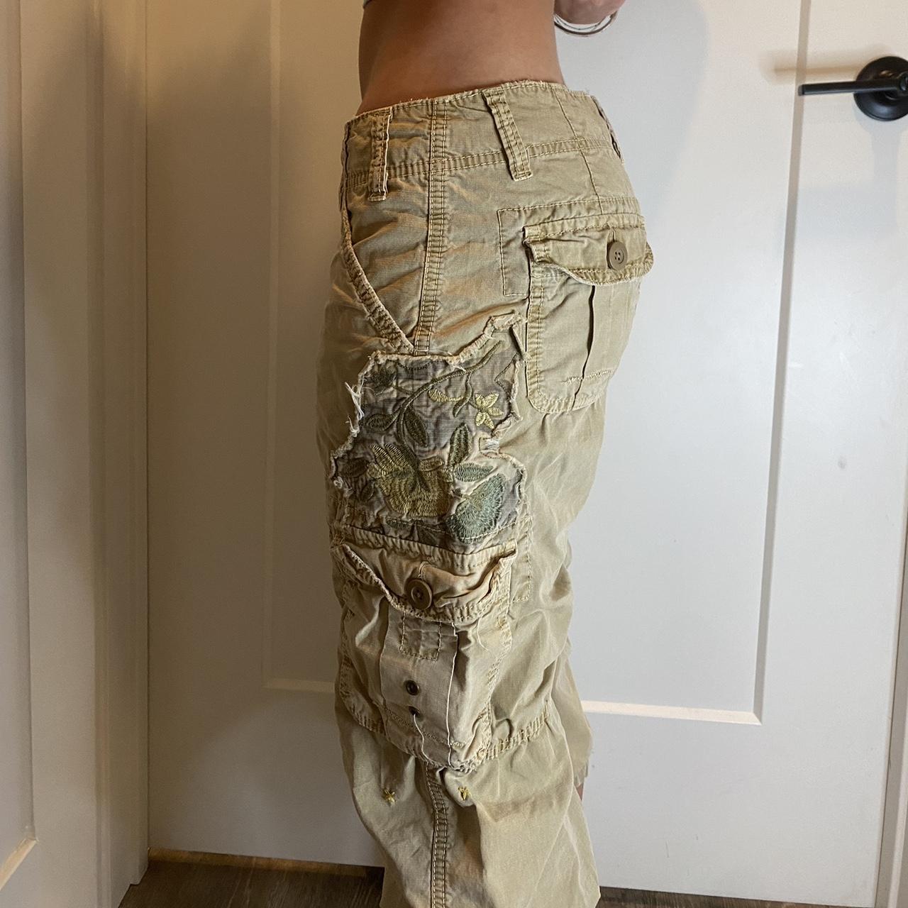 Old navy Cargo capris. Super cute with scrunching on... Depop