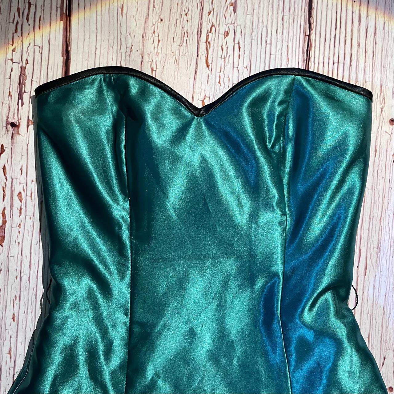 🦚 Vintage Gunne Sax Emerald Green Mini-Midi Flare... - Depop