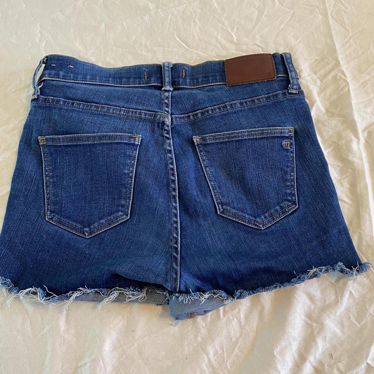 MADEWELL HIGH RISE JORTS - size 27” 💖 these jeans... - Depop