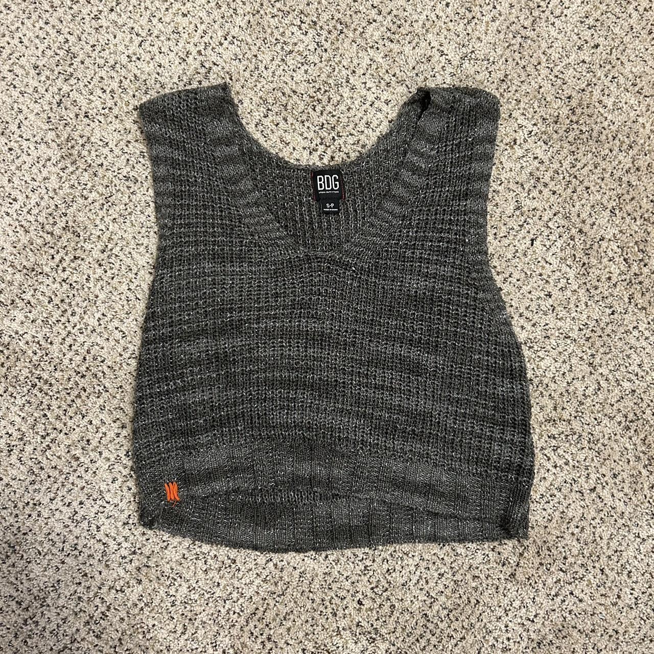 Grey knit vest - Depop