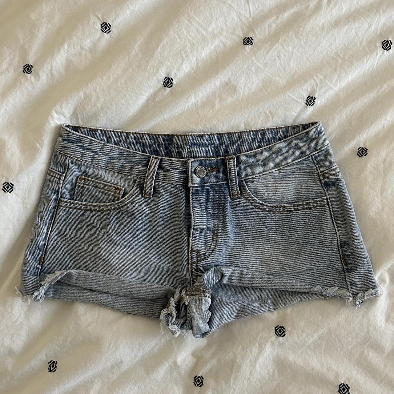 brandy melville low waisted light wash denim shorts - Depop