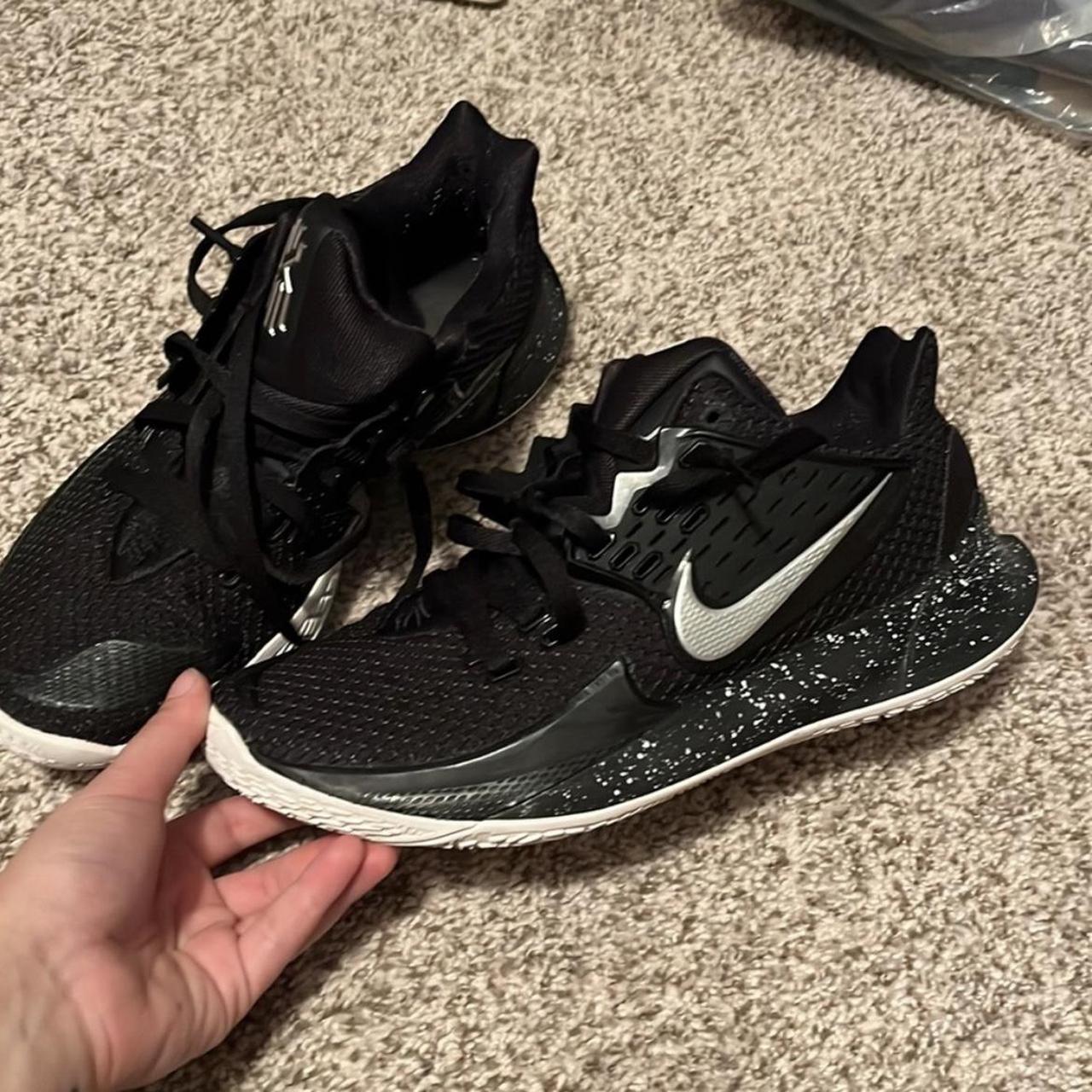 kyrie low 2 black metallic silver