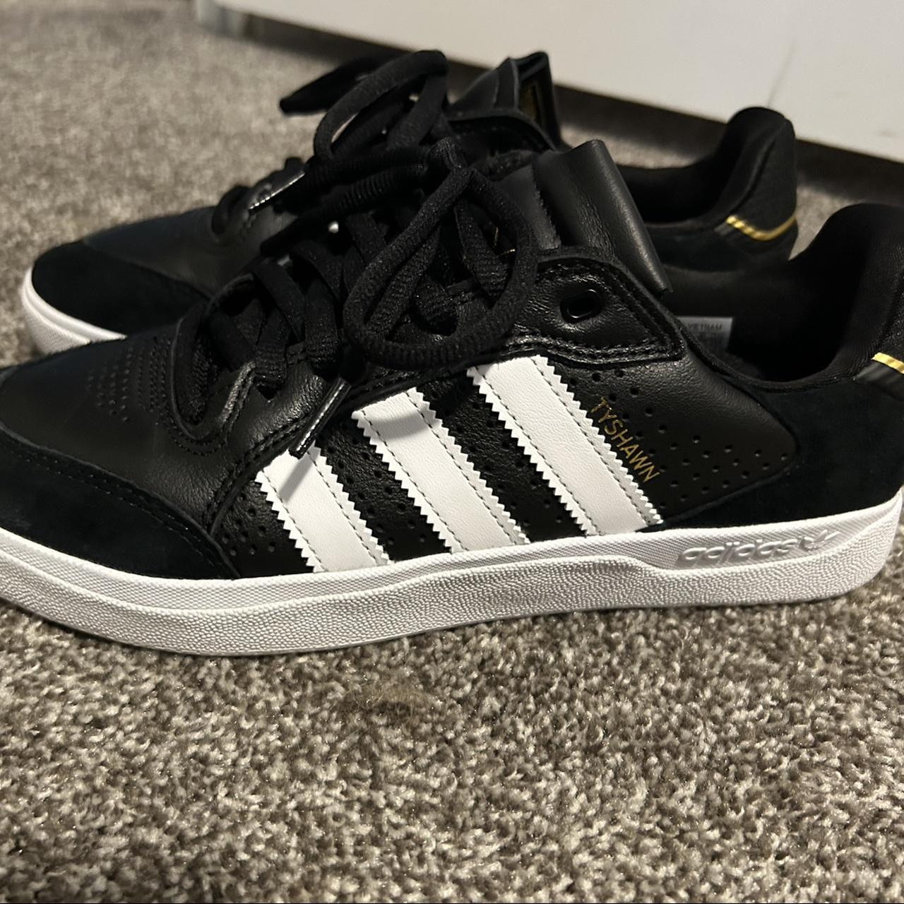 adidas trainers black size 8