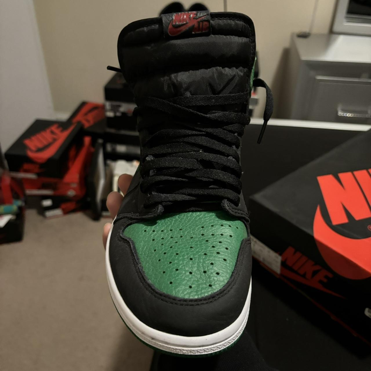 Pine green jordan 1 finish line hotsell