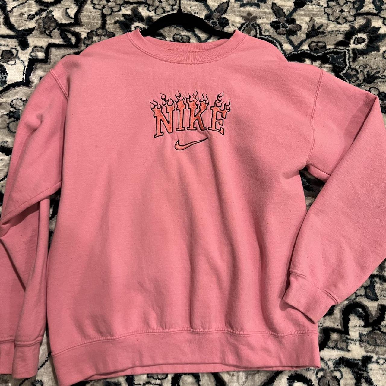 womens nike pink shirt